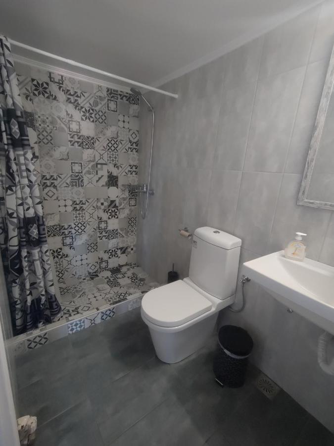 Roxani Studios-Apartments Петра Экстерьер фото