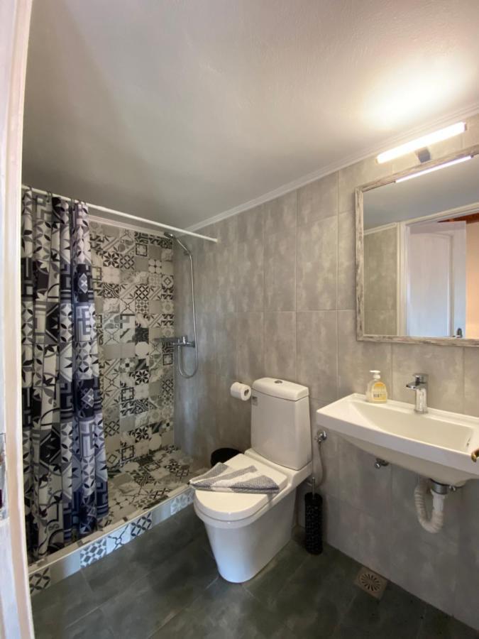 Roxani Studios-Apartments Петра Экстерьер фото