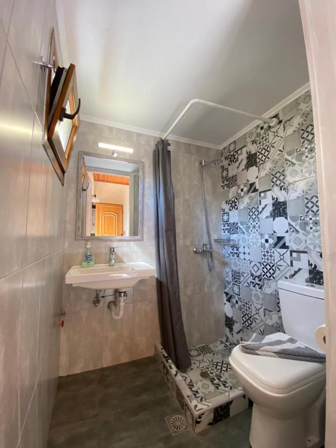 Roxani Studios-Apartments Петра Экстерьер фото