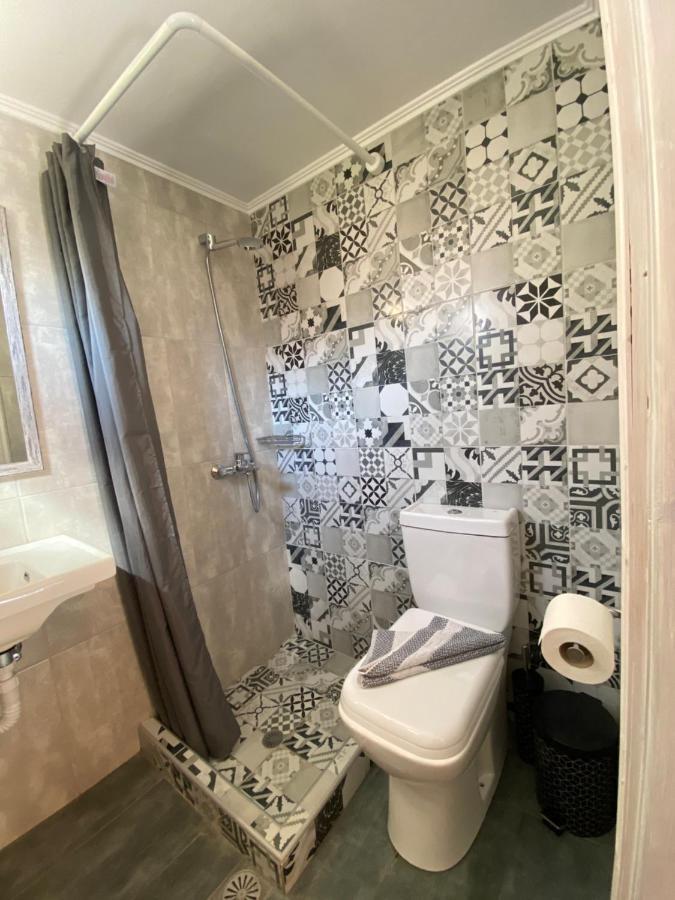 Roxani Studios-Apartments Петра Экстерьер фото
